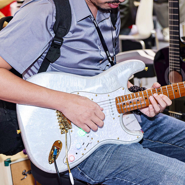 Wholesale ST Electric Guitar with Built-in Effects | Poplar Body Roasted Maple Neck HSS Alnico V Pickups